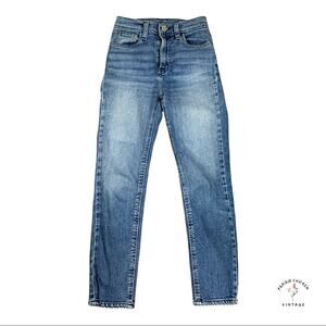 BDG Jeans - Urban Outfitters Girlfriend Jean size 24 waist